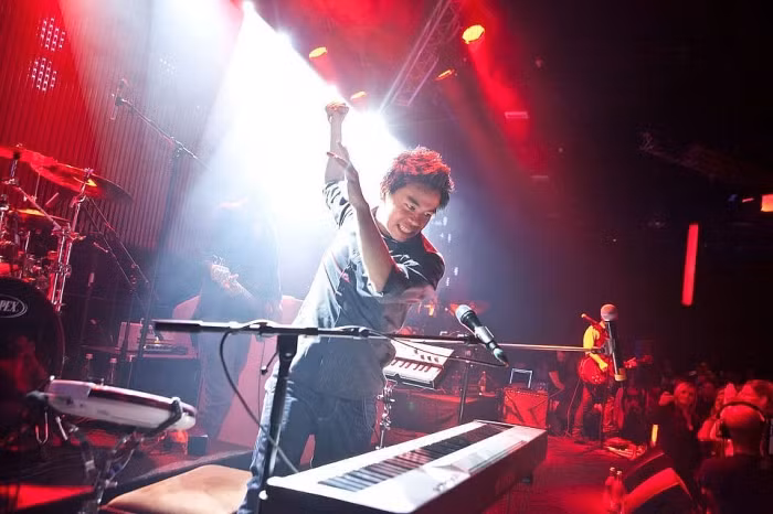 "Vũ khúc ánh sáng" là countdown party 2020 được chào đón nhất năm. Chương trình được tổ chức vào 19h ngày 31/12/2019 tại Vườn hoa Tượng đài Lý Thái Tổ (quận Hoàn Kiếm).