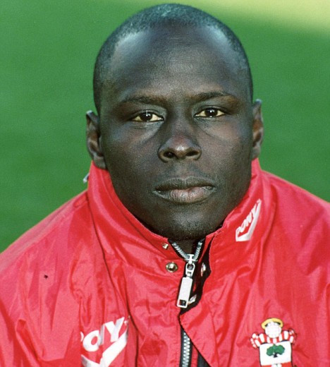 Ali Dia đá quá tệ và bị thay ra vào phút 85 của trận đấu. Sau trận này, Southampton vội vàng thanh lý hợp đồng với Dia và tống cổ ngay anh này khỏi St. Mary.