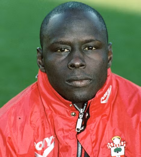 Ali Dia đá quá tệ và bị thay ra vào phút 85 của trận đấu. Sau trận này, Southampton vội vàng thanh lý hợp đồng với Dia và tống cổ ngay anh này khỏi St. Mary.