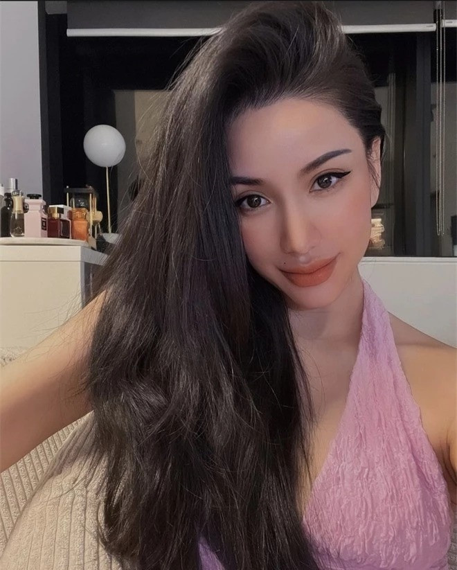 Sau bao nhiêu năm, ở hiện tại Meo Meo vẫn sở hữu nhan sắc vạn người mê.