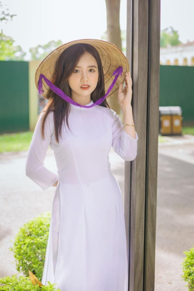 Ngoài ra, cô nàng đã yêu thích phim cổ trang và thích nghe nhạc Trung Quốc từ lâu nên theo học thứ tiếng này cũng dễ dàng thuận lợi hơn.