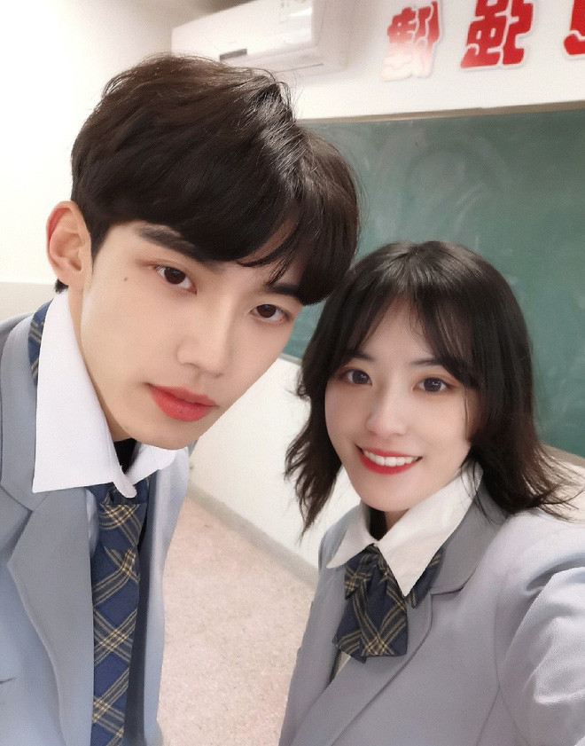 Tài khoản mạng xã hội của cặp đôi Trung Quốc này sở hữu nửa triệu người theo dõi, mỗi bức ảnh họ đăng tải đều thu hút lượng tương tác cực lớn.