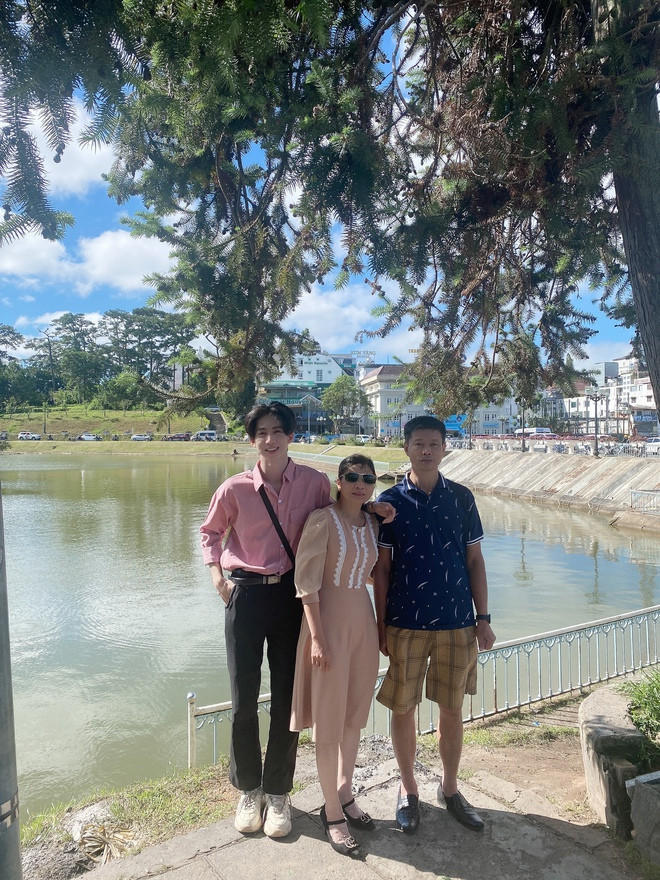 Sau bao cố gắng, ngoài miếng đất Thức “tậu” làm tài sản cho riêng mình anh cũng tặng bố mẹ 1 căn chung cư ở quận 9, TP.HCM.