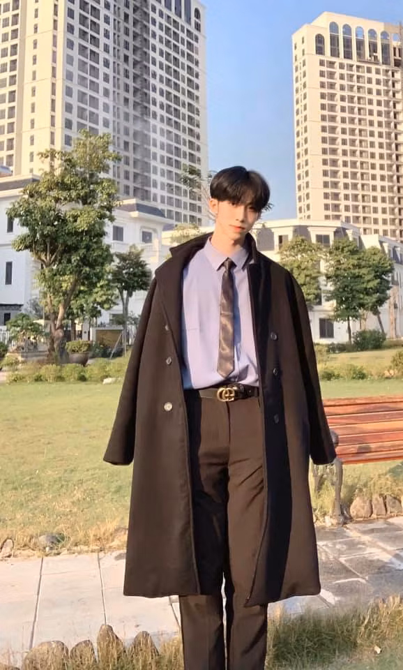 Được biết, gia đình Thức cũng không khá giả, nên cậu chàng có quyết tâm làm giàu, đổi đời từ rất sớm.