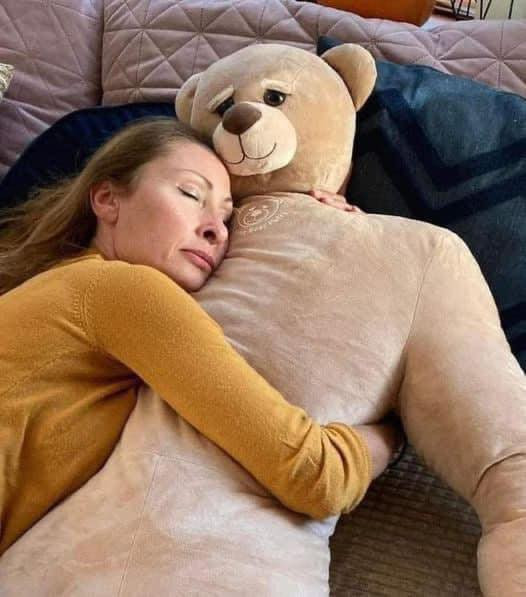 Trong cuộc sống hiện đại, rất nhiều người có khuynh hướng sống độc thân, không kết hôn, chiếc gối ôm này chính là 1 giải pháp cho những cô gái đó.