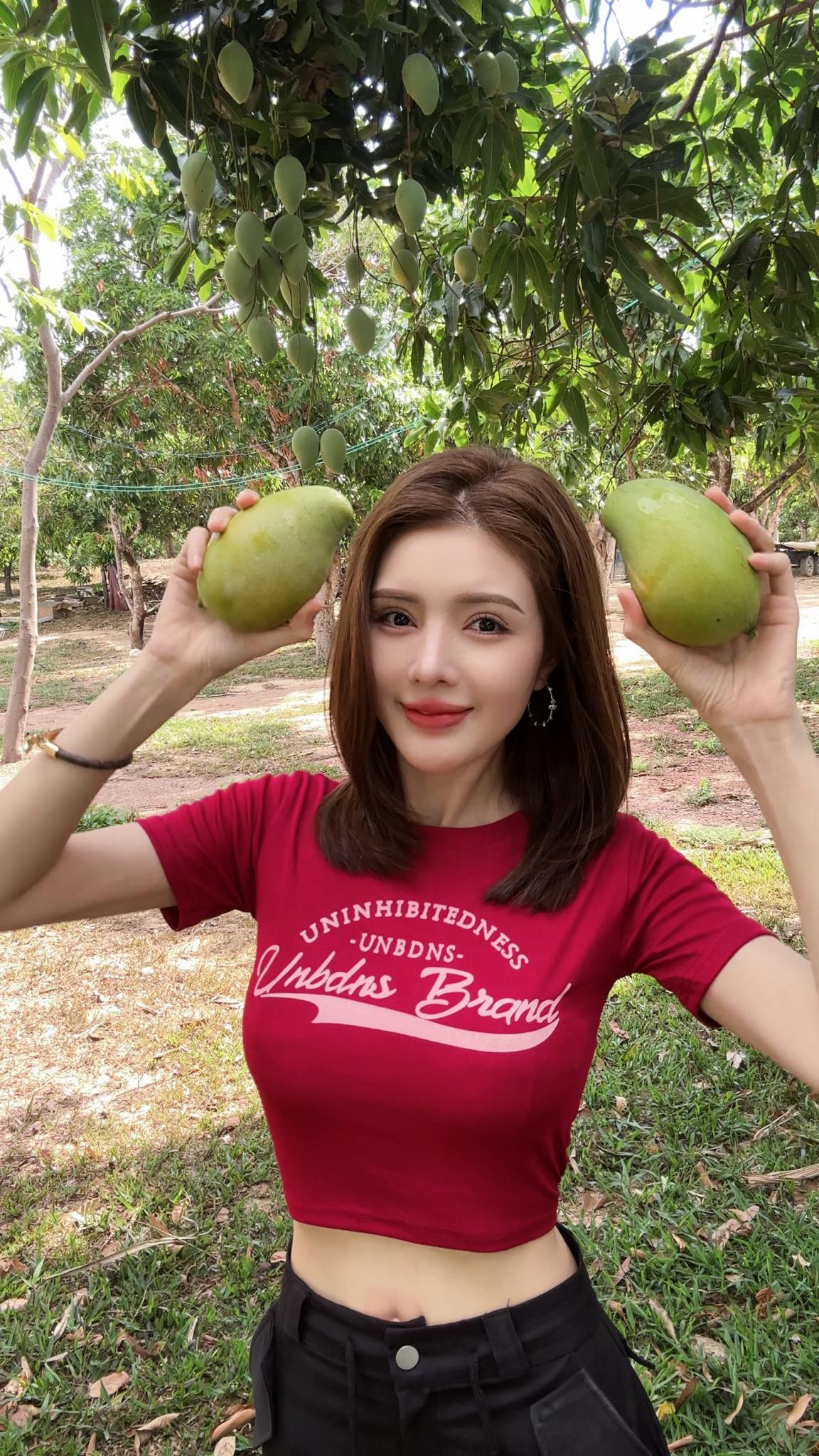 Cô nàng khoe thành quả của mình khiến ai nấy đều "ứa nước miếng".