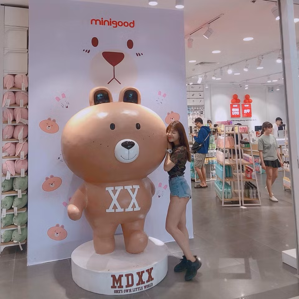 Trước đây, dù không xác nhận nhưng nhờ những lần check-in cùng địa điểm, dân mạng khẳng định họ là một cặp.