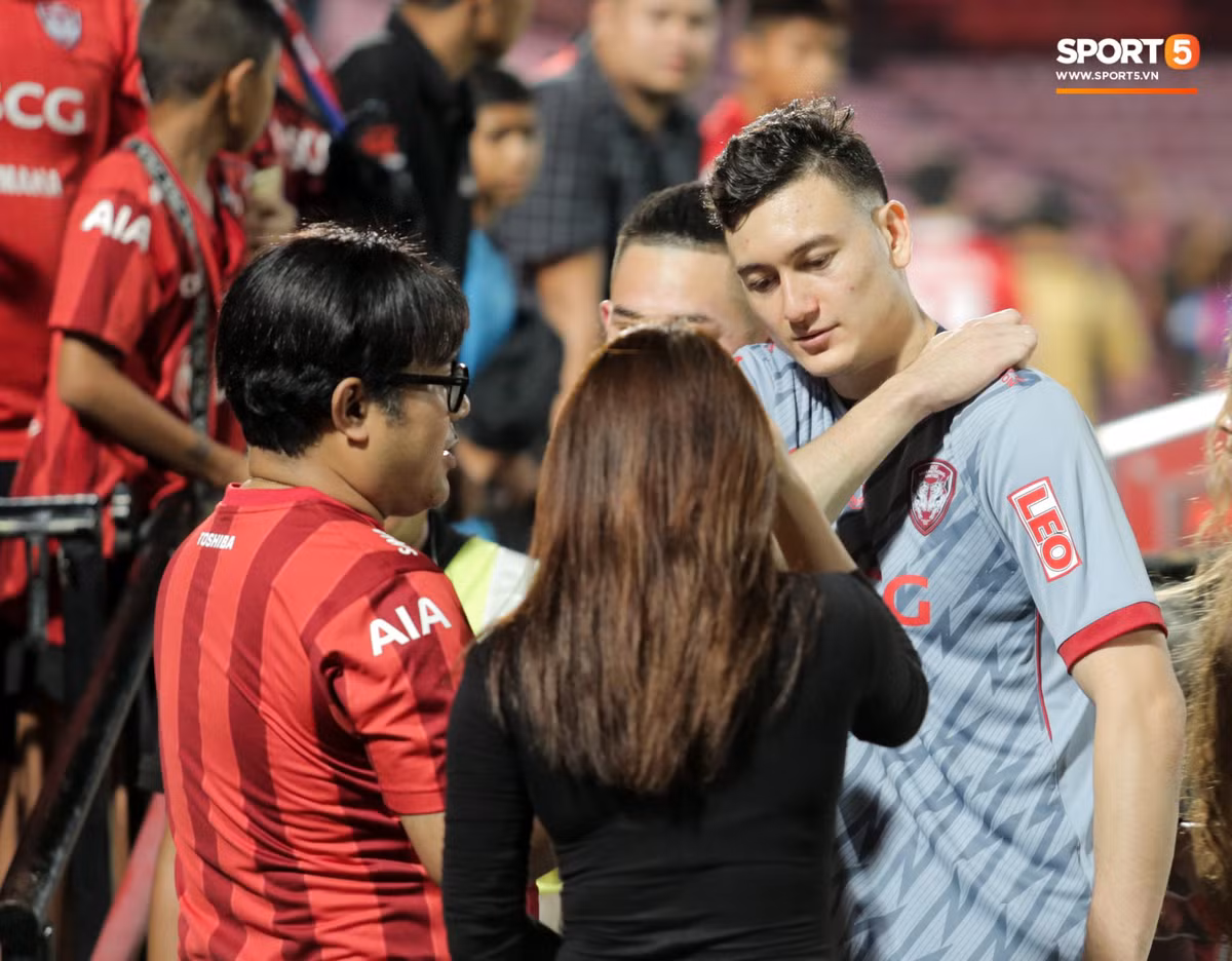 Mỗi lần bị "tấn công", Yến Xuân đều tự tin và đáp trả cực "gắt".