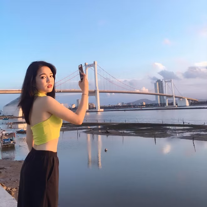 Là cô gái sống tình cảm, Diển mong muốn nửa kia của mình là người đàn ông chân thành, biết sẻ chia, lắng nghe. 9X tự nhận bản thân có lối sống hướng nội, đề cao giá trị gia đình. Với cô, mỗi ngày được gặp người thân, trò chuyện cùng bạn bè, làm những công việc yêu thích đã là đủ đầy và hạnh phúc.