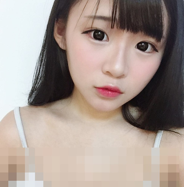 "Thân hình cô ấy đẹp thật ấy", "Ai là bạn trai cô ấy chắc hạnh phúc lắm khi có cô bạn gái nóng bỏng như vậy"... là những bình luận của CĐM về Trương Nghiễn Thu.