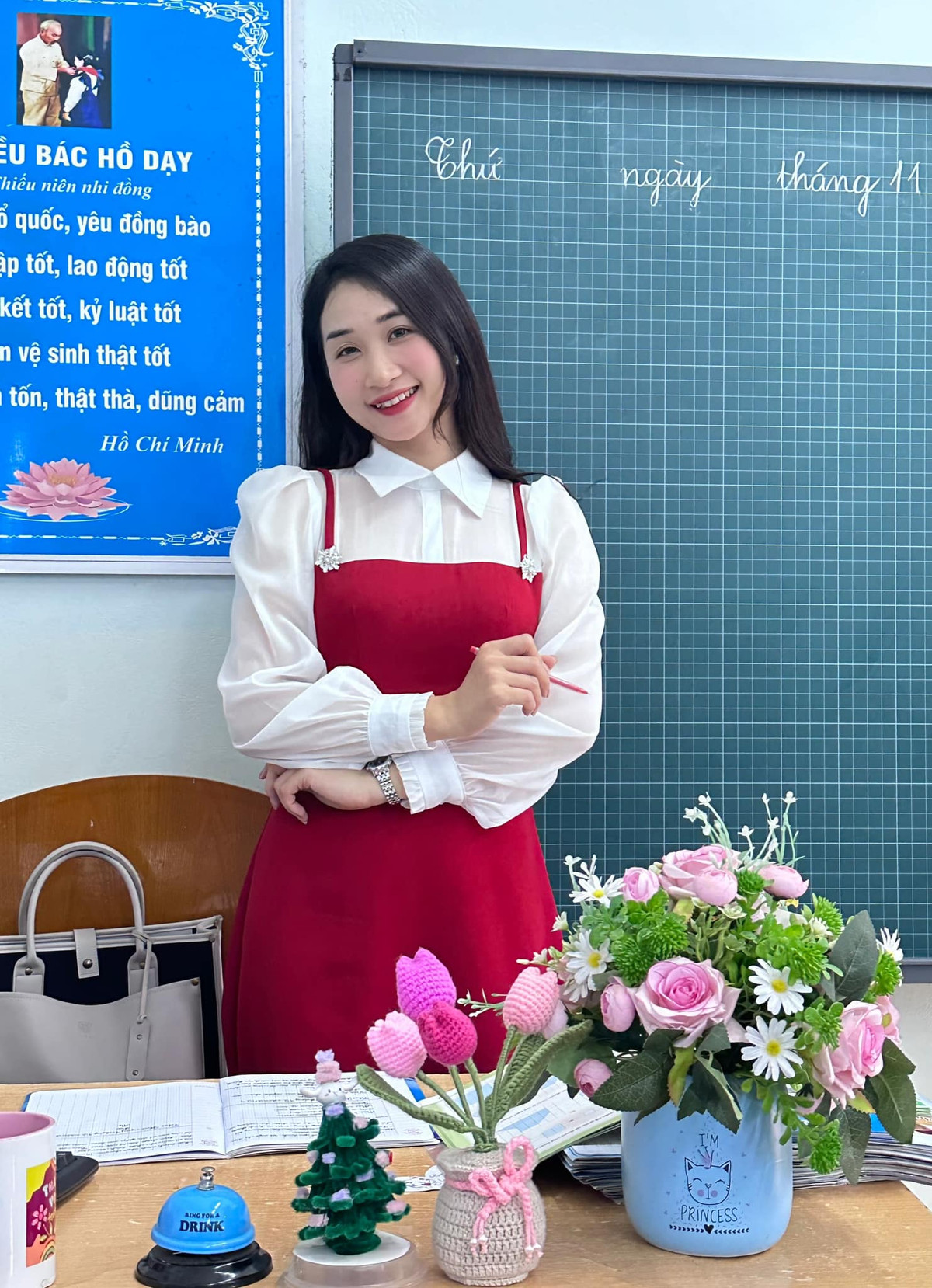 Cô nàng hiện sở hữu trang Tiktok với gần 400.000 người theo dõi. Thảo được yêu mến bởi những video quay cùng học trò rất đáng yêu.