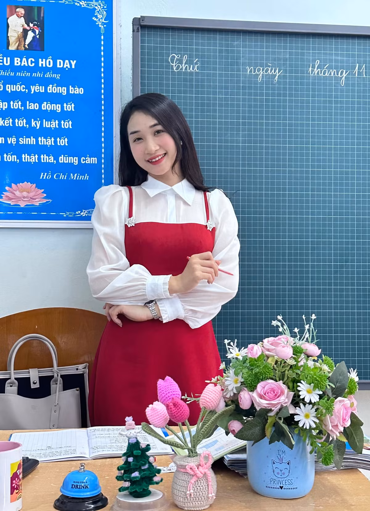 Cô nàng hiện sở hữu trang Tiktok với gần 400.000 người theo dõi. Thảo được yêu mến bởi những video quay cùng học trò rất đáng yêu.