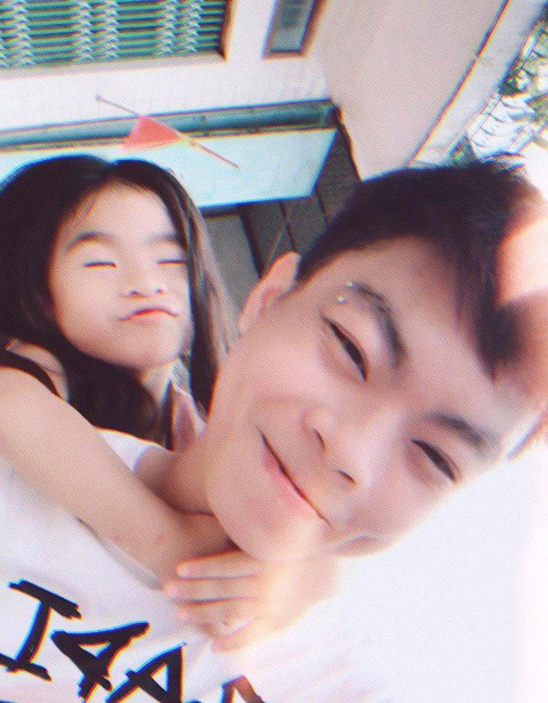 Cũng giống như Hải Đăng Doo thì Đức Kòi rất thích pha trò với em ruột, tuy nhiên chẳng thiếu khoảnh khắc hai anh em thể hiện tình cảm thương yêu lẫn nhau.