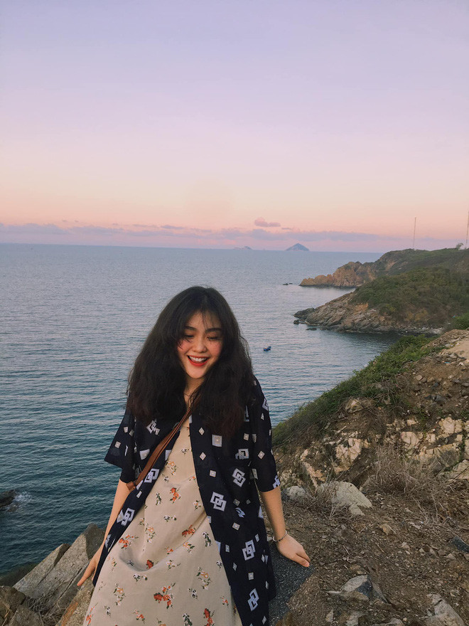 Những năm gần đây, kiểu xinh đẹp rạng rỡ, có hồn của các nữ minh tinh Hong Kong được giới trẻ ưa chuộng.