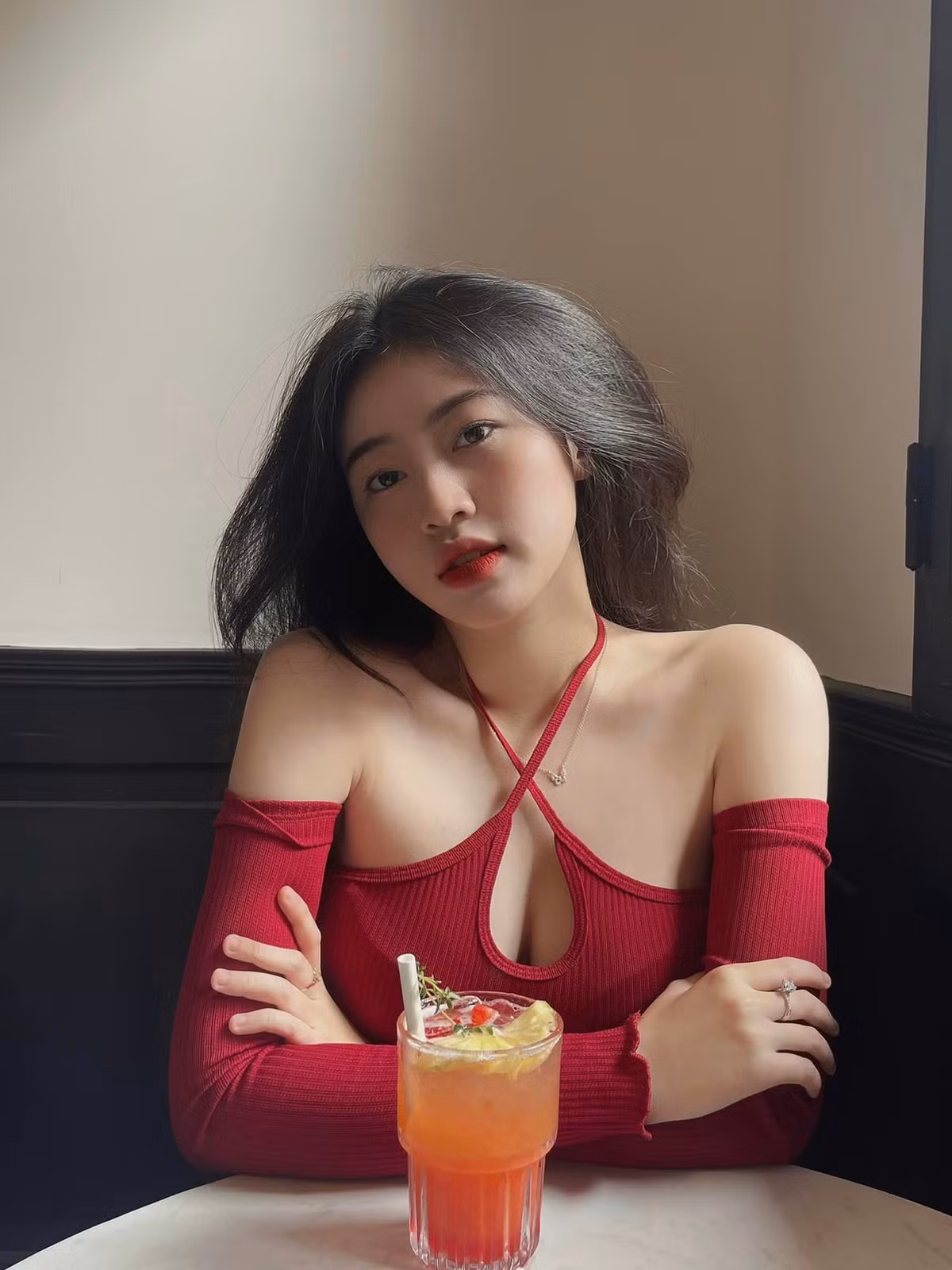 Trên trang cá nhân, ngoài công việc, Út Quyên cũng thường xuyên cập nhật những hình ảnh trong cuộc sống.