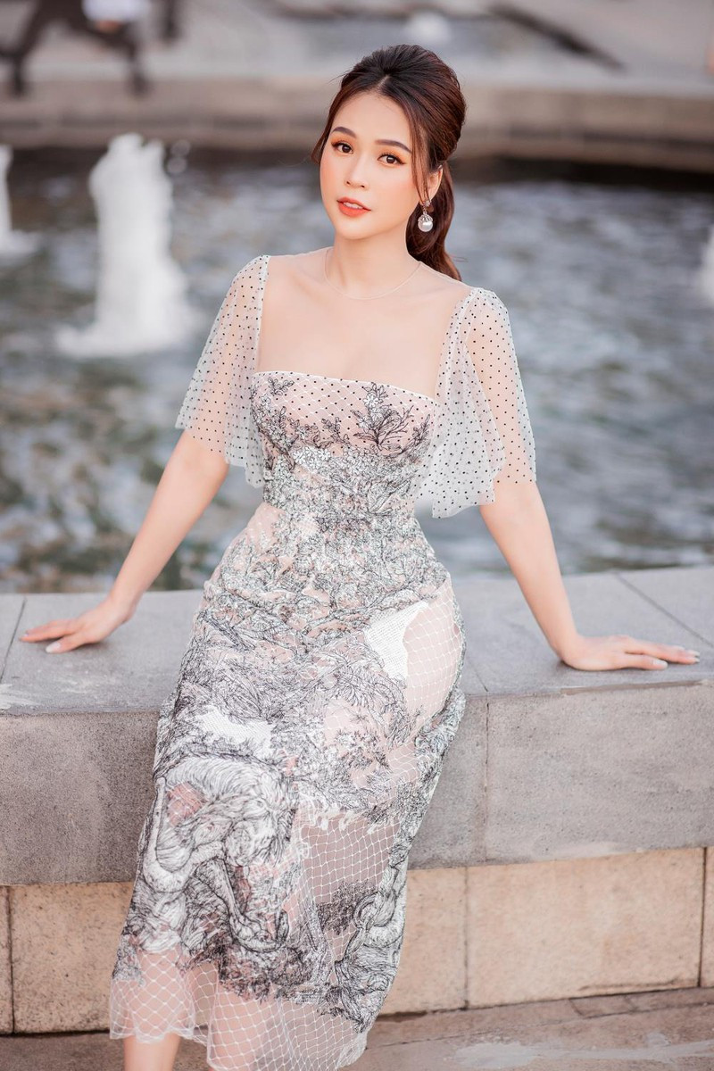 Sau này, người đẹp Sam thử sức với trong nhiều lĩnh vực hơn như diễn viên, MC,...