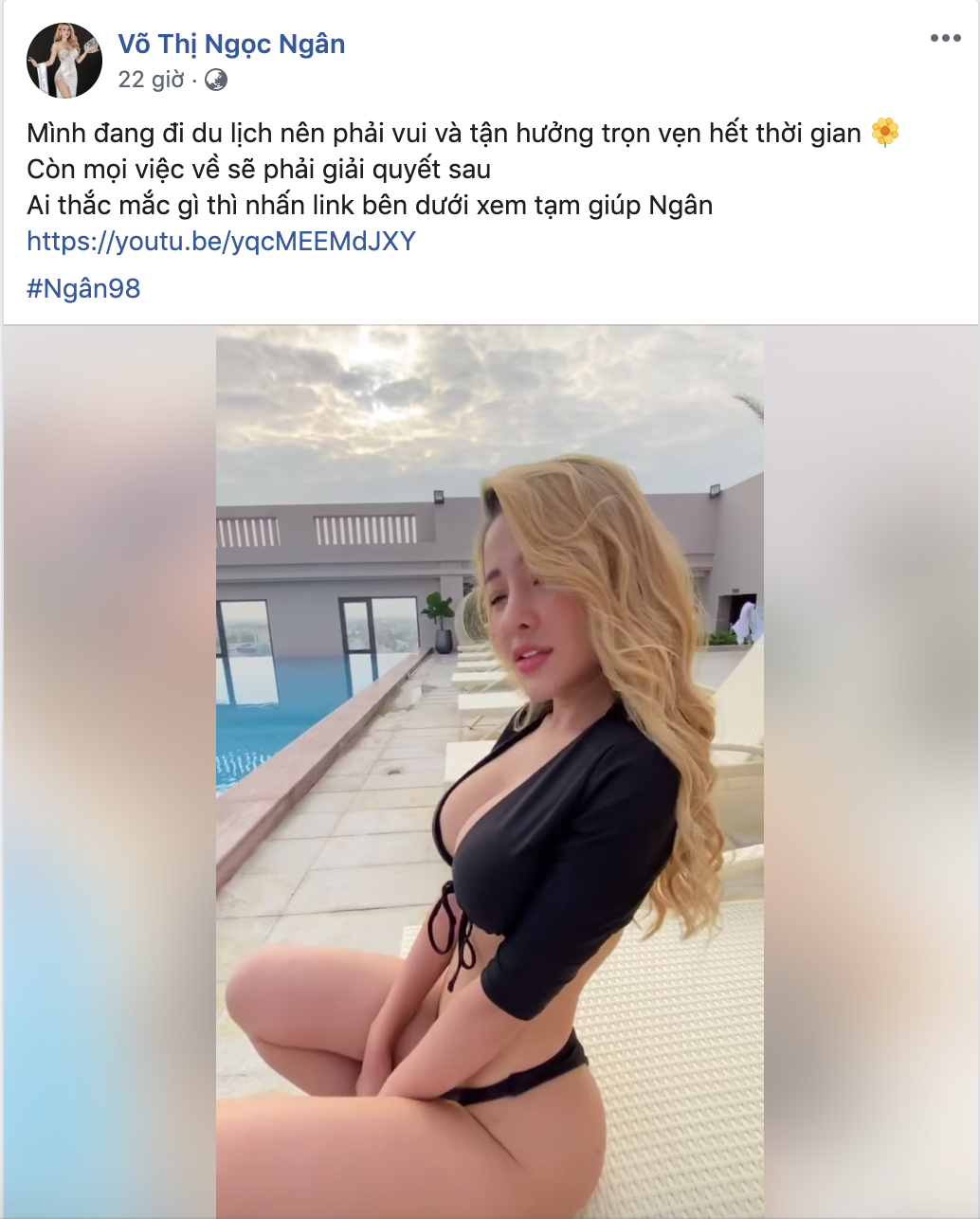 Khác hẳn với những hot girl trước kia bị lộ clip nóng, Ngân 98 vẫn hồn nhiên đăng hình, quay clip vui vẻ và dẫn đường link clip cô và bạn trai ca sĩ tâm sự.