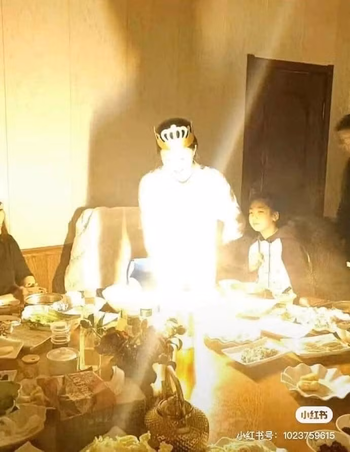 Khả năng căn ánh sáng này thật... không còn gì để nói.