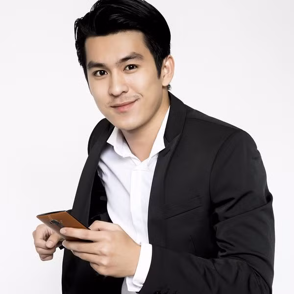 Mới đây, trên mạng xã hội xuất hiện nhiều thông tin Thiên Minh đang hẹn hò với Quang Đại do cả hai thường xuyên đi du lịch cùng nhau. Thế nhưng tin đồn này ngay lập tức đã bị người trong cuộc phủ nhận.