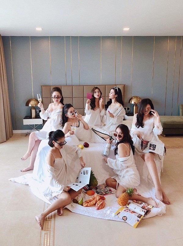 Loạt mẹ bỉm sữa cùng hội bạn thân khoe cuộc sống gây bão mạng Loat me bim sua cung hoi ban than khoe cuoc song gay bao mang