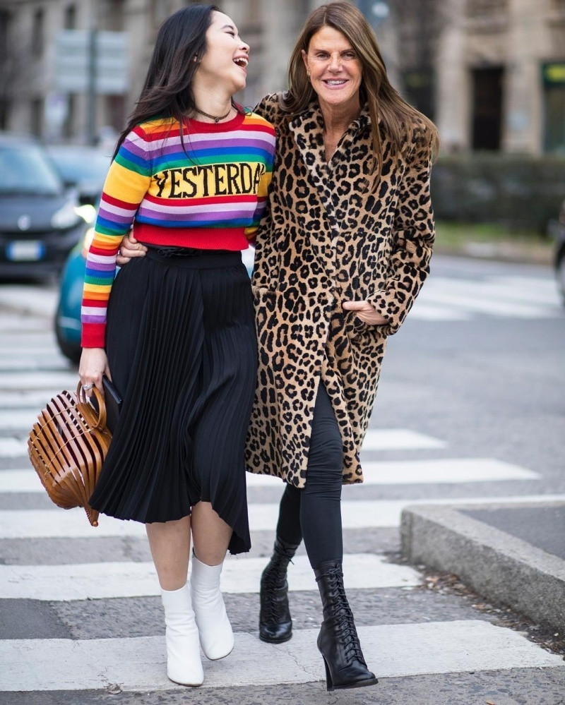 Cô gái thân với nữ bệnh nhân Covid-19 số 17 còn quan hệ với những tên tuổi khủng trong làng thời trang, ví dụ như biên tập viên tạp chí Voguge Anna Dello Russo. Năm 2018, cô nàng cũng xuất hiện tại Met Gala, bữa tiệc mà bất kỳ người mẫu, người làm trong lĩnh thời trang cũng khao khát được mời tham dự.