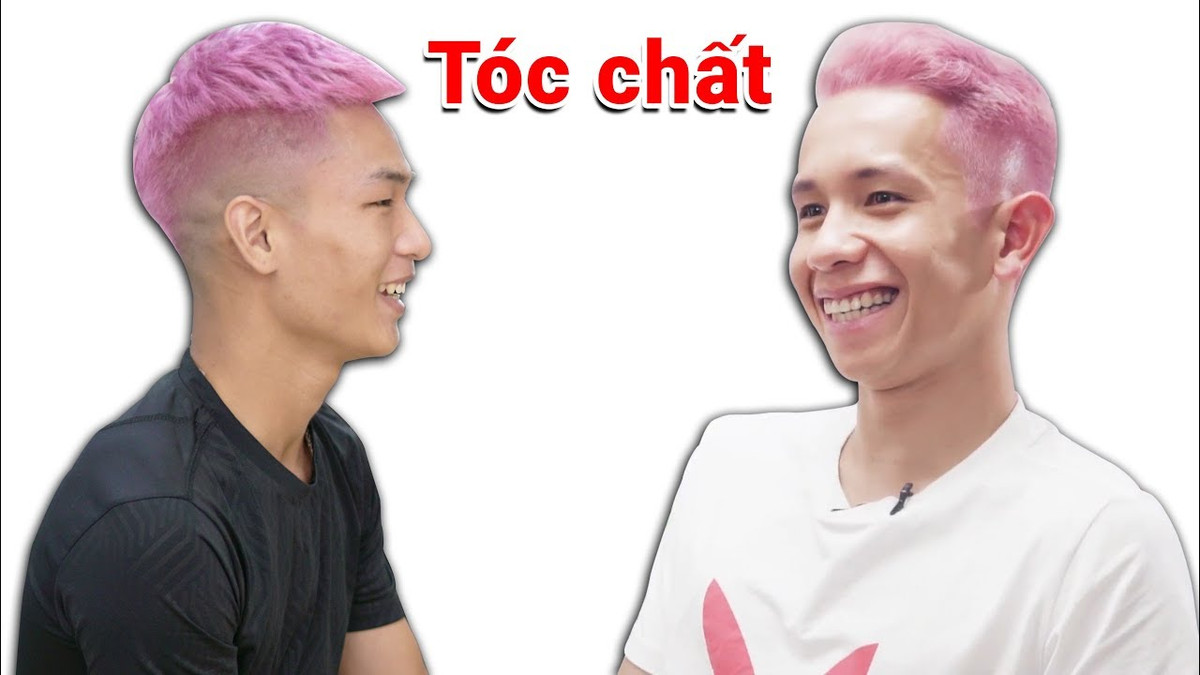 Bắt kịp "trend" này, nhiều hot Youtuber đổi kiểu tóc giống bộ đôi cầu thủ này. Trong đó, Hưng Vlog - con trai bà Tân "Vê-lốc" là một trong những hot Youtuber đổi kiểu tóc theo phong cách của tiền vệ Nguyễn Phong Hồng Duy.