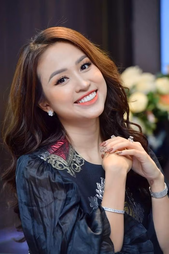 Thanh Vân từng cho biết cô mắc chứng nhược thị, dù đã sang nước ngoài chữa trị nhưng không khả quan. Bên cạnh đó, khả năng mất giọng vĩnh viễn, giao tiếp ngày càng khó khăn cũng khiến hot girl phải từ bỏ công việc MC.