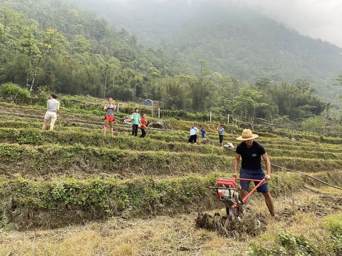 Ngoài việc thưởng thức khí hậu trong lành, mát mẻ, phong cảnh tươi đẹp, khách quốc tế còn được trải nghiệm bản sắc văn hóa đa dạng của đồng bào các dân tộc tại địa phương.