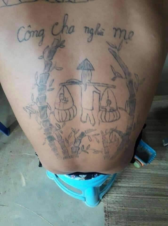 Khi chữ bạn xấu nhưng lại muốn đi làm thợ xăm thì chỉ có khách hàng là người phải nhận kết đắng.