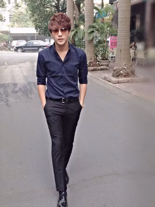 Hotboy Bê Trần, tên thật Trần Quốc Anh, là một trong những hot boy đình đám nhất Hà thành thời gian qua với 500.000 lượt theo dõi trên trang cá nhân.