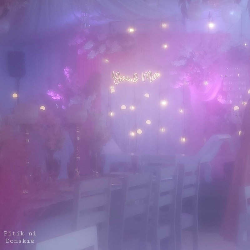 Cách đây một thời gian, hình ảnh về 1 đám cưới mờ ảo tương tự cũng khiến netizen không khỏi một phen "cười bò".