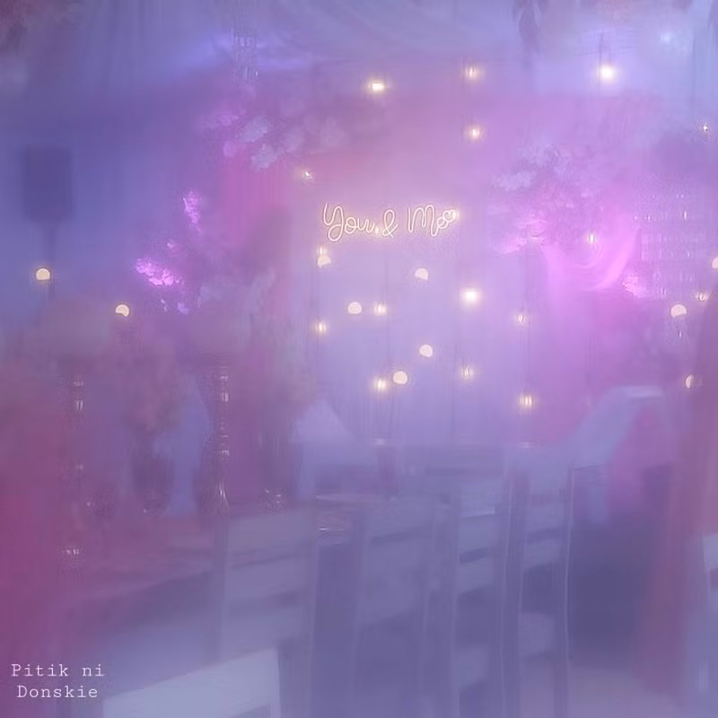 Cách đây một thời gian, hình ảnh về 1 đám cưới mờ ảo tương tự cũng khiến netizen không khỏi một phen "cười bò".