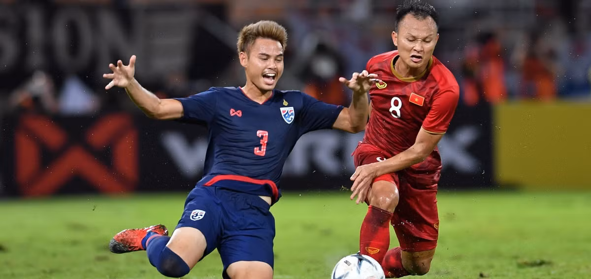 Xu ep doi tuyen Viet Nam, trong tai Ahemd Alkaf nhanh chong bi “nghiep quat“