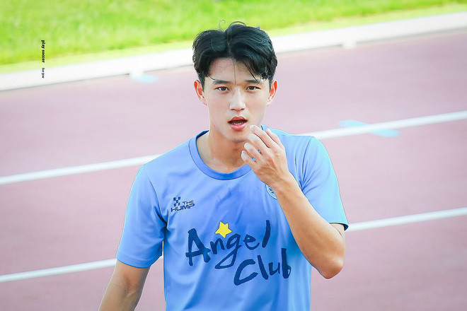 Jeong Seung Won hiện là gương mặt đại diện cho các hoạt động truyền thông của câu lạc bộ Daegu. Tính đến thời điểm này, trang cá nhân của Seung Won đang có hơn 40.000 lượt theo dõi. Nguồn ảnh: FB và Naver