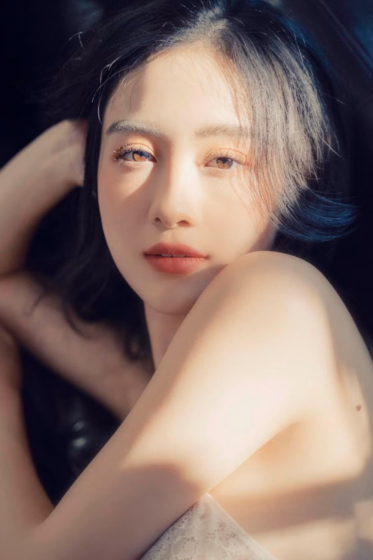 Mới đây, trên trang cá nhân, Jun Vũ tung bộ ảnh vô cùng gợi cảm nhận được vô số lời khen từ người hâm mộ.