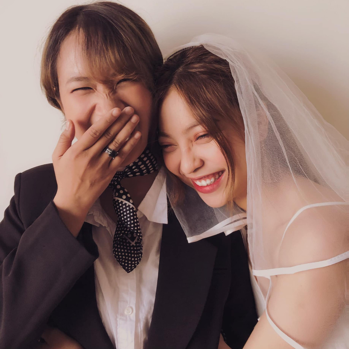 Dưới phần bình luận, nhiều dân mạng khen nhan sắc của Nhật Lê ngày càng đạt độ "chín", vô cùng xinh đẹp và duyên dáng.