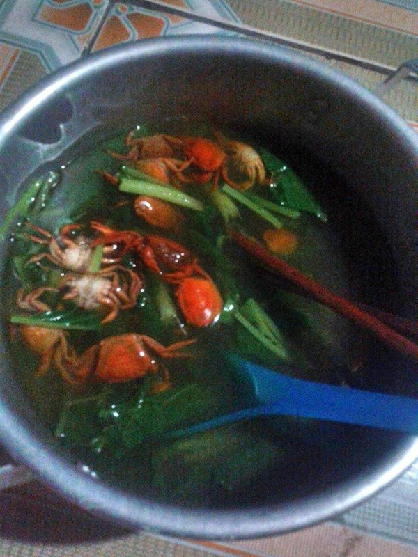 Bát canh cua nguyên con vô cùng chất lượng của cô gái "đảm đang" khi về ra mắt nhà bạn trai khiến ai nấy đều phải bái phục.