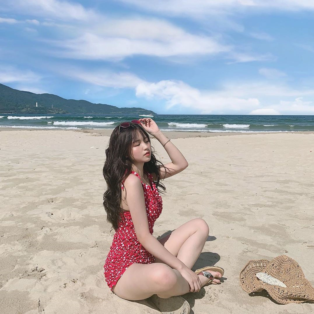 Nguyễn Thanh Thủy (SN 1998, Hà Nội) được biết đến với biệt danh "hot girl 1m52" bởi chiều cao có phần khiêm tốn của mình. Bù lại, cô nàng có khuôn mặt trẻ trung và xinh đẹp.