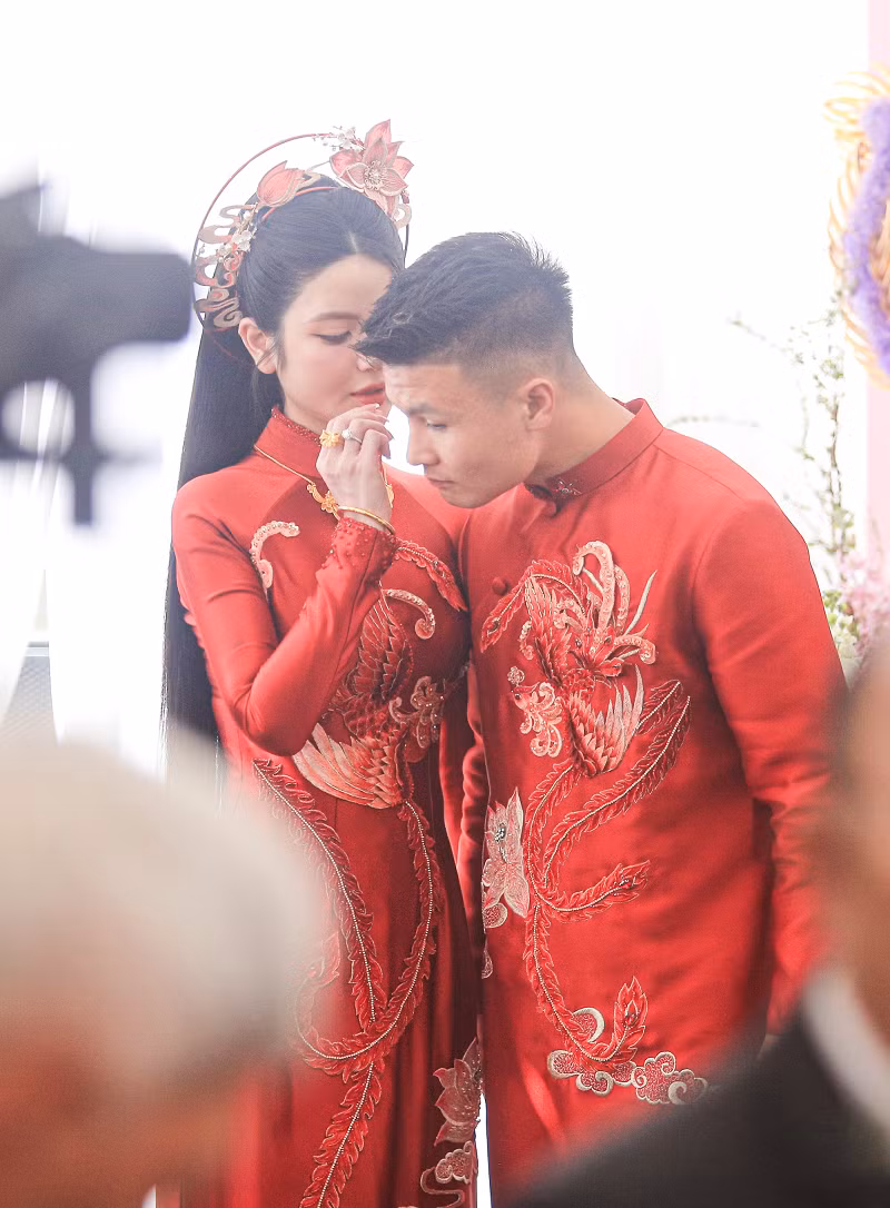 Thời điểm đám cưới của Quang Hải đúng vào dịp V.League đang tạm nghỉ để chuẩn bị cho giai đoạn 2 trở lại nên các cầu thủ cũng sẽ có thời gian để tham dự đám cưới của đồng đội. Trước đó, Quang Hải sẽ có hai trận đấu ngày 21/3 và 26/3 cùng đội tuyển Việt Nam gặp Indonesia.