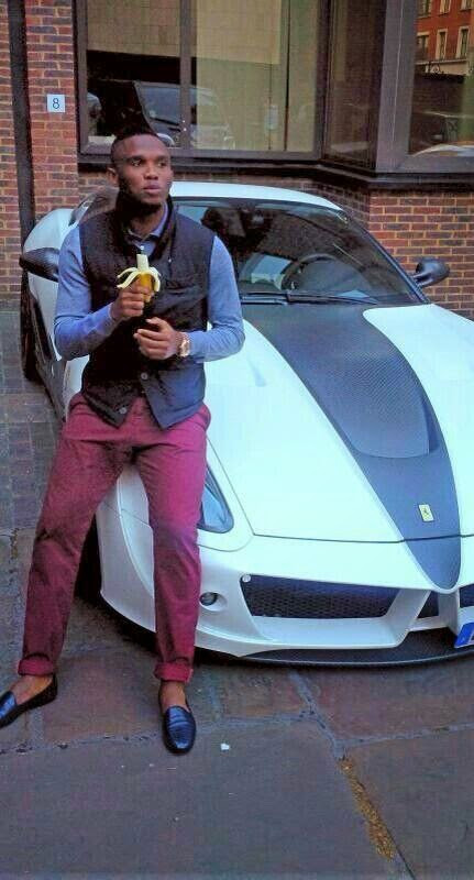 Samuel Eto’o cũng từng là bị cáo của một vụ án về thuế bản quyền hình ảnh khi còn khoác áo Barcelona với khoản tiền lên tới 3,5 triệu Euro. Ngoài ra, Eto’o còn bị cáo buộc dùng 1 công ty tại Tây Ban Nha để khấu trừ các khoản chi phí như mua đồ đạc và chiếc siêu xe của mình.