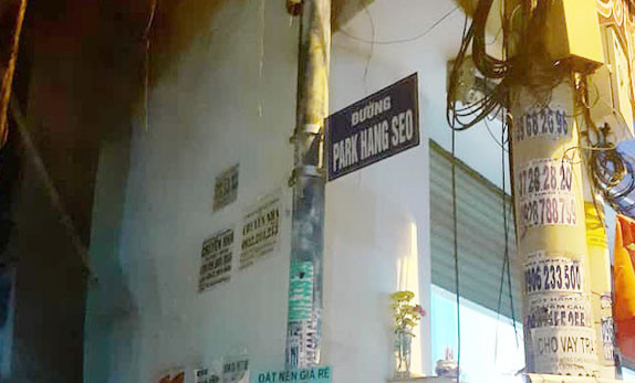 Vua xuat hien con duong mang ten HLV Park Hang-seo da lap tuc gay bao-Hinh-2