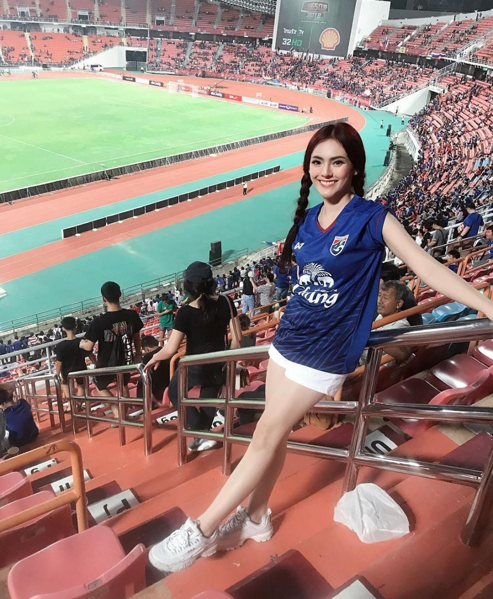 Ngoài ra, nữ cổ động viên xinh đẹp cũng Thái Lan cũng rất hâm mộ 'Quỷ đỏ' Manchester United với tình yêu 6 năm.