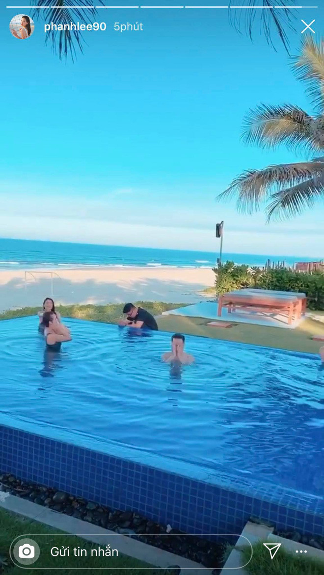 Những khách mời đầu tiên tại đám cưới của Phanh Lee.