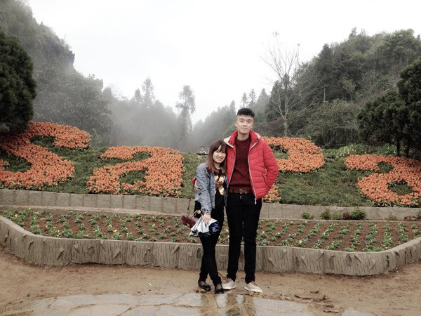 Huy cao 1m91, còn Hiền thì chỉ là 1m58. Dù không quá thấp so với những người khác, tuy nhiên với bạn trai của mình thì cô nàng quá bị lép vế. - Ảnh: Phùng Thị Hiền