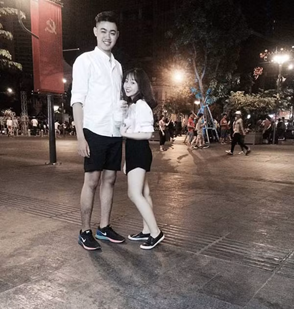 Hình ảnh sánh đôi của Bảo Ngọc (cao 1m49, nặng vỏn vẹn 40kg) và bạn trai Tiến Phúc (cao 1m85, nặng 70kg) sống tại Sài Gòn luôn thu hút sự chú ý của rất nhiều người bởi ngoại hình chênh lệch nhau khá lớn của họ. Ảnh: Bảo Ngọc