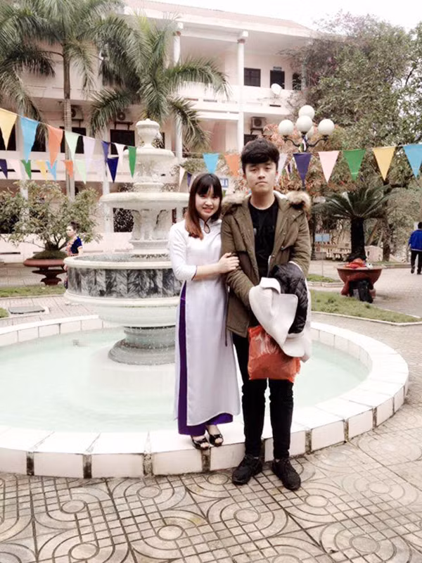 Trước đó cũng đã từng có nhiều cặp đôi "đũa lệch" gây chú ý cho CĐM. Đó là chuyện tình của Nguyễn Phương Huy (SN 1995, quê Tuyên Quang) và Phùng Thị Hiền (SN 1995, quê Yên Bái). - Ảnh: Phùng Thị Hiền