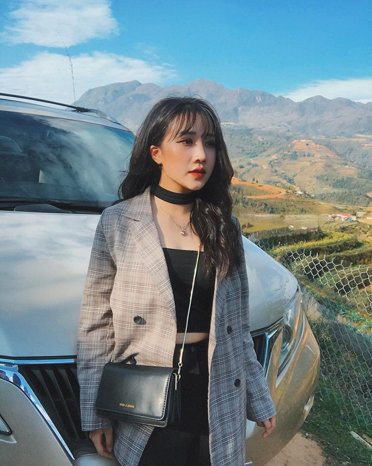 Mới đây, hình ảnh cô bạn xinh xắn trên khán đài cổ vũ đội tuyển Việt Nam được chia sẻ trên 1 trang mạng xã hội đã khiến CĐM xôn xao truy tìm danh tính.