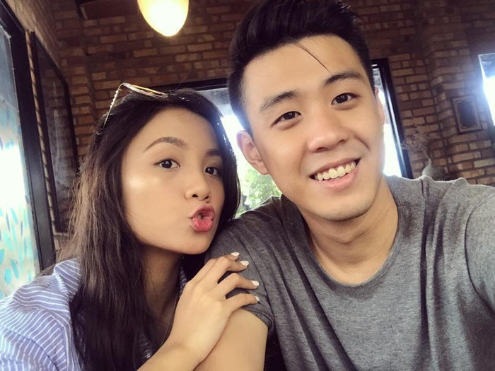 Trúc Anh Lê (SN 1998) được biết đến là người yêu của hot vlogger Huyme. Trong thời gian vẫn còn hẹn hò, cả hai thường xuyên chia sẻ hình ảnh tình cảm trên mạng xã hội khiến nhiều người ghen tỵ. Thế nhưng vào giữa tháng 8/2019, cặp đôi cho biết đã chia tay nhưng vẫn là bạn bè thân thiết. Không lâu sau đó có tin đồ, hot girl Hàn Hằng chính là "người thứ 3" nhưng Trúc Anh đã phủ nhận ngay sau đó.
