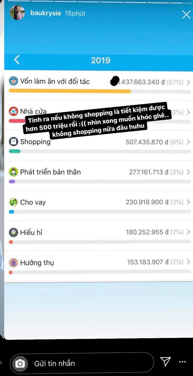 Chính bản thân Bâu từng đăng tải thu nhập và chi tiêu trong năm 2019 với những con số khiến ai cũng cực sốc khi nhìn vào. Mới 19 tuổi mà cô nàng đã sở hữu tài khoản riêng tiền tỷ, và chi tiêu cho nhà cửa, bản thân lên tới hàng trăm triệu đồng.