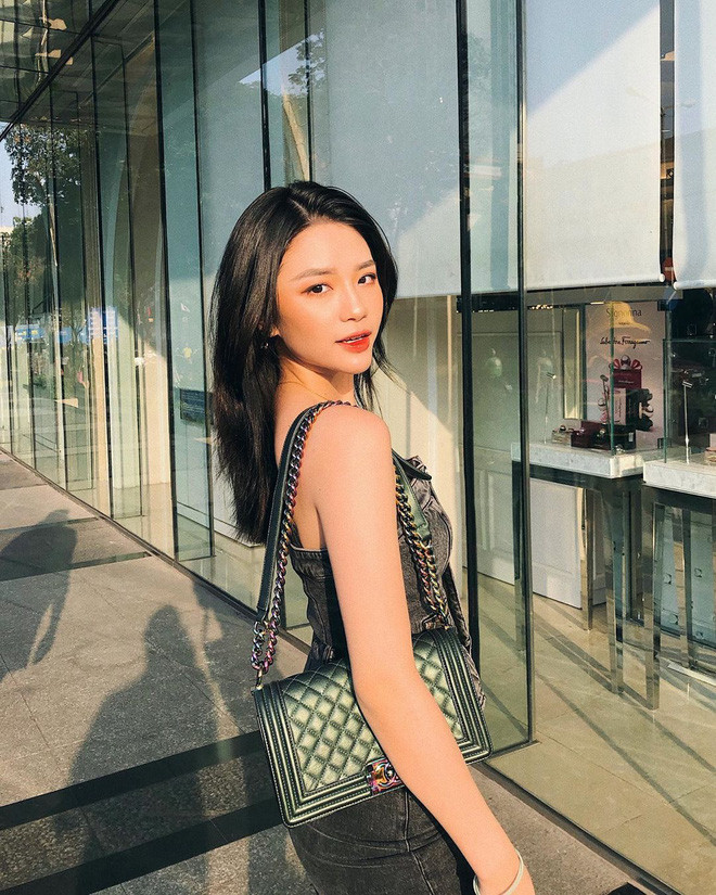 Được biết, hiện tại Mai Diz vẫn đi làm thêm ở quán trà sữa và 1 vài công việc khác như PR sản phẩm, trung bình mỗi tháng cô nàng kiếm được cỡ 2000$.